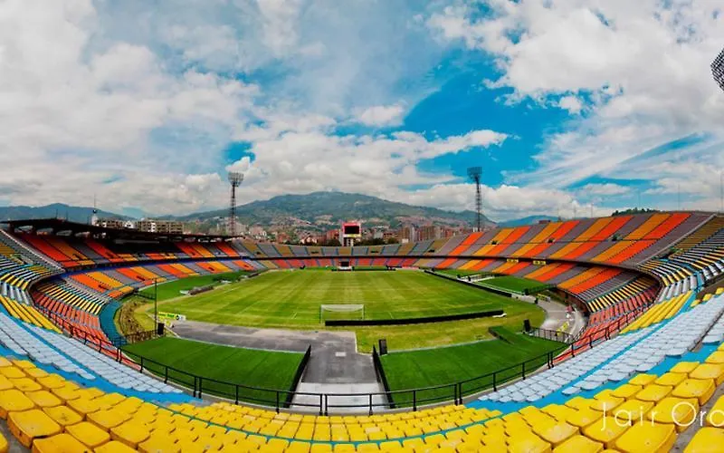 22 Apartamento 3 Habitaciones Con Balcon En Laureles Estadio Medellin